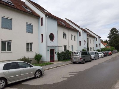 Provisionsfreie helle 2 Zimmer Wohnung mit Balkon