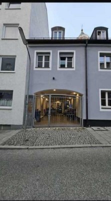 2200 € - 80 m² - 3.0 Zi.