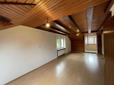 Gemütliche, helle 2,5 Zi-DG-Wohnung