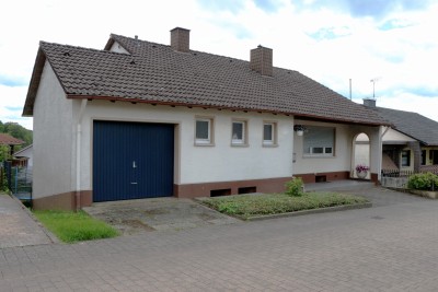 Preis VHB Privatverkauf: freistehendes Einfamilienhaus, Dachboden, Kellerraum, Garten mit Gartenhaus