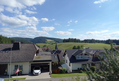 Sonnige 5-Zimmer Wohnung m. Balkon+Glasfaseranschluss in FU-Neuk.