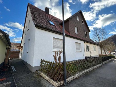 Attraktive Doppelhaushälfte mit Wintergarten in ruhiger Lage in Bad Urach