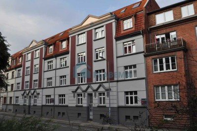 Geräumige, gut aufgeteilte 3- Zimmer Wohnung mit EBK zu vermieten, 2er WG- geeignet