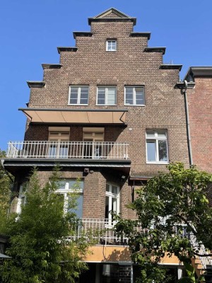 Sehr schöne, große 2 - Zimmer Wohnung mit Balkon in Toplage!- Besichtigungsvideo