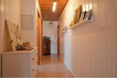 Helle und gepflegte 4-Zimmer-Maisonette-Wohnung mit Balkon und EBK in Landau-Ranschbach