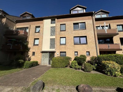 *** Dachgeschosswohnung nahe dem FEK *** (Römbke Immobilien KG)