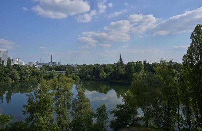 Über den Dächern Düsseldorfs: Penthouse mit 3 Zimmer und Dachterrasse mit Seeblick