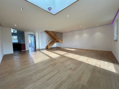 Kommen - Sehen - Staunen....     Traumhafte
4-Zimmer-Maisonette-Wohnung in Kirchseeon