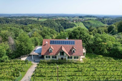 Leben im Einklang – Charmantes Einfamilienhaus in Wielitsch an der Weinstraße mit Panoramablick und Weingarten