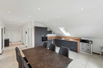 Exklusive und charmante 3-Zimmer-Wohnung mit Balkon und Garage in Toplage!