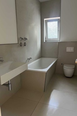 Erstbezug nach Sanierung mit Balkon: freundliche 2,5-Zimmer-Wohnung in Moers
