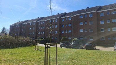Erstbezug nach Sanierung, Top frisch modernisierte und sanierte 2,5 Zimmer Wohnung im 1.OG