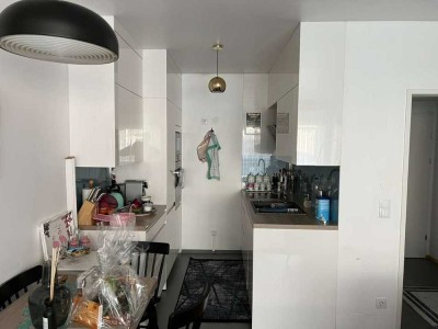 Ansprechende und vollständig renovierte 2-Zimmer-Wohnung mit Balkon und Einbauküche in Plattling