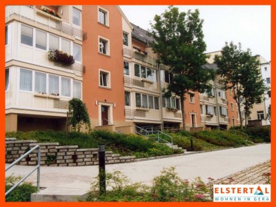 Komplett sanierte 2-Raum-Wohnung! Bad mit Wanne und Fenster // Großes Wohnzimmer mit Erker!