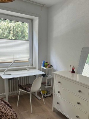 2-er WG. Komplett möbliertes Zimmer direkt an der Uni