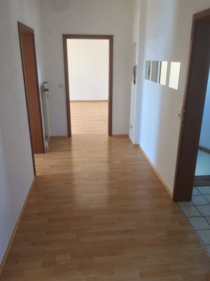 3 Zimmer Wohnung mit Balkon
