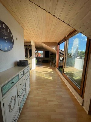 Ansprechende 2,5-Zimmer-Wohnung Dachgeschoss in Herrenberg-Gültstein