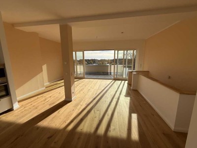 Exklusive 4-Raum-Penthouse-Wohnung mit luxuriöser Innenausstattung im Schloss Siethen