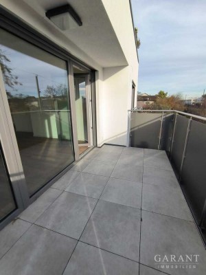 ** ERSTBEZUG! 4,5 Zi.-Wohnung, 107 qm Wfl. im 1. OG, hochwertige Bauweise, modern und schick **