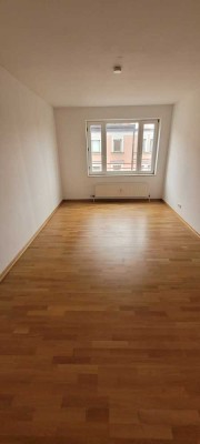 Traumhafte, extravagant geschnittene 3-Zimmer-Wohnung mit herrlichem Südbalkon in Au/Haidhausen
