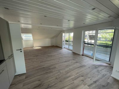 Geschmackvolle 4-Zimmer-Dachgeschosswohnung mit gehobener Innenausstattung mit EBK in Heilbronn