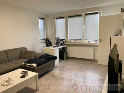 **KERNSANIERTE ZWEI ZIMMER WOHNUNG**KLEINE WELT GANZ GROSS **mit Gartennutzung und Garage