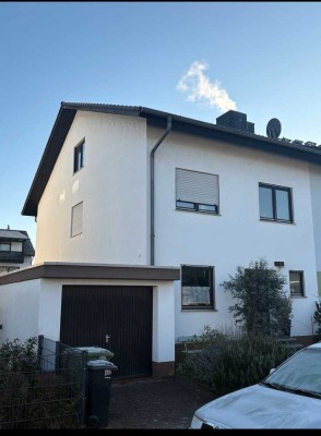 Charmante Doppelhaushälfte mit viel Platz für Familien – in ruhiger Lage von Lorsch