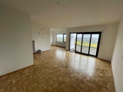 Moderne 4-Zimmer-Wohnung mit Balkon und Terrasse – Ihr Wohntraum!