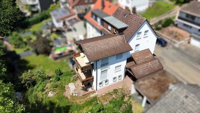 +++Südwest-Ausrichtung: Lichtdurchflutetes, gepflegtes 3 Familienhaus mit Carport und Garten in b...