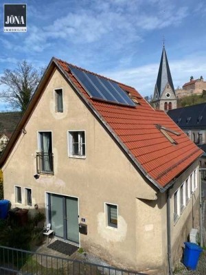 Saniertes Einfamilienhaus mit Solaranlage in der Innenstadt mit ca. 7,8% Rendite