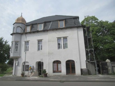 Sanierungsbedürftiger Altbau mit großem Entwicklungspotenzial