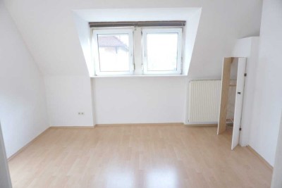 Süße Maisonettewohnung Nähe Bahnhof für den Single