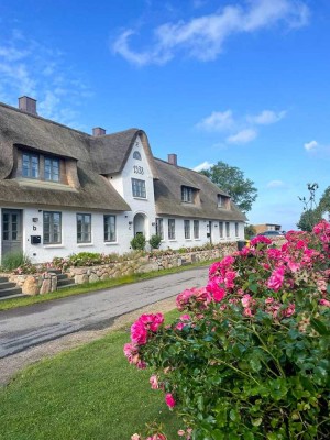 Von Privat - Traumhaftes Reetdachhaus in idyllischer Lage – hochwertig, großzügig, einzigartig!