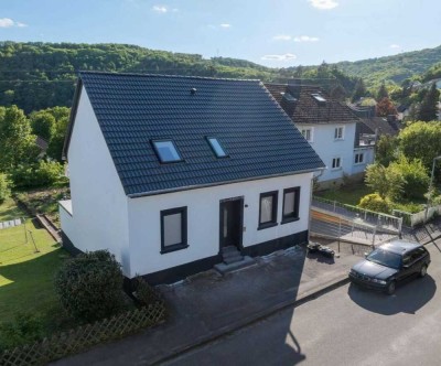 Sanierter Wohntraum! Einfamilienhaus mit Sonnenterrasse u. Panoramablick in Simmertal zu verkaufen!