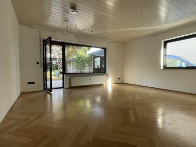 Ruhige EG-Wohnung mit großer Terrasse, Garten & Garage