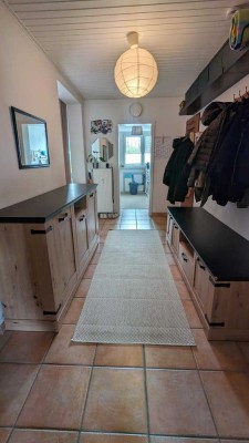 Dachgeschosswohnung mit dreieinhalb Zimmern und Balkon in Bochum