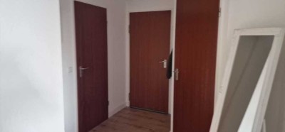 Vollständig renovierte 2-Raum-Wohnung mit Balkon und EBK in Düsseldorf-Akazienstraße