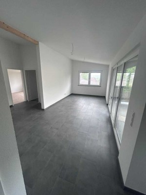 Erstbezug 2-Zimmer-Wohnung mit Balkon und Einbauküche