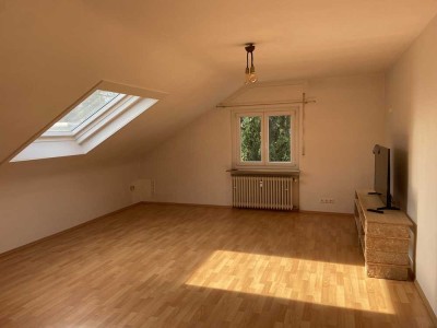 Geschmackvolle, modernisierte 3-Zimmer-DG-Wohnung in Karlsruhe