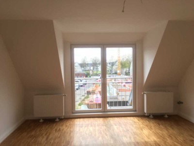 Top sannierte, ruhige, sonnige 2 Zimmer Wohnung, französischer Balkon in Düsseldorf, Unterrath