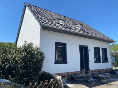 Freistehendes Einfamilienhaus mit Sonnenterrasse und tollem Weitblick