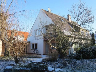 Kissing: Großes Einfamilienhaus mit ca. 194 m² Wfl. und ca. 785 m² Grund