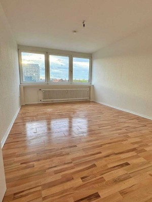 Geräumige renovierte 1-Zimmer-Wohnung - Innenstadt