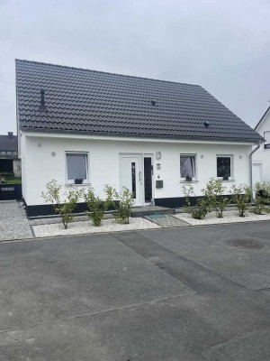 Helle 2 Zimmer Wohnung, mit Einbauküche in Menden-Halingen