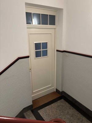 Renovierte Altbauwohnung in verkehrsgünstiger und dennoch ruhiger Lage