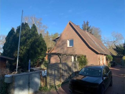 renoviertes Vorderhausteil mit Gartenteil und Stellplatz