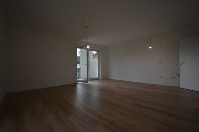 Helle 2-Zimmer Wohnung mit Balkon!