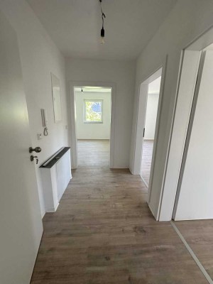Erstbezug nach hochwertiger Kernsanierung - moderne 4-Zi.-Wohnung mit Fußbodenheizung & Wärmepumpe