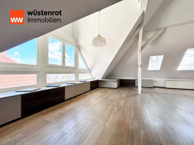Ein Hauch von Loft in der Weststadt.
4 moderne Zimmer. Stilvoll Wohnen
auf zwei Ebenen mit 90 m².