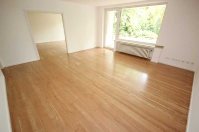 Exklusive 3-Zimmer-Wohnung - ruhige Citylage - Parkett - 2 große Balkone - Einzelgarage